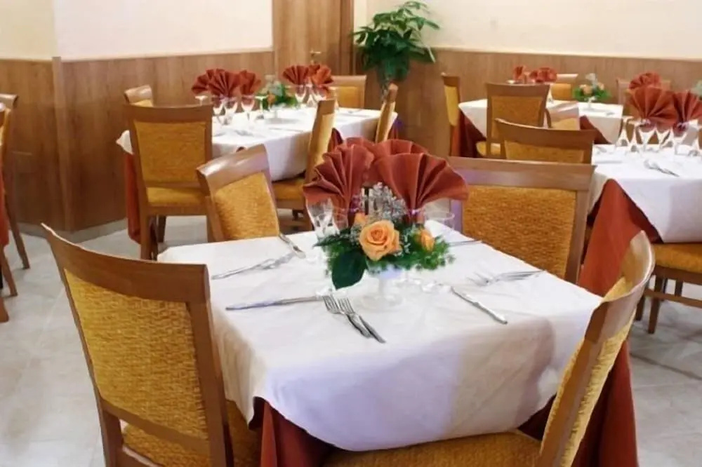 Food & Beverage