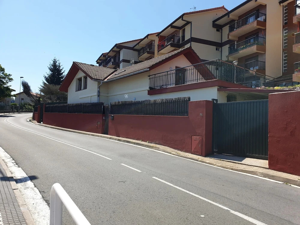 Hsuites96- Villa Unifamiliar- Parking Gratis
