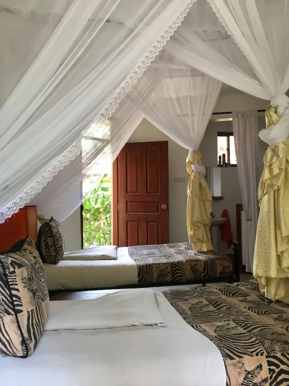 Luxury Double room with pool view (twin beds)