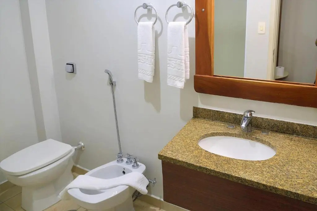 標準四人房，配有大床