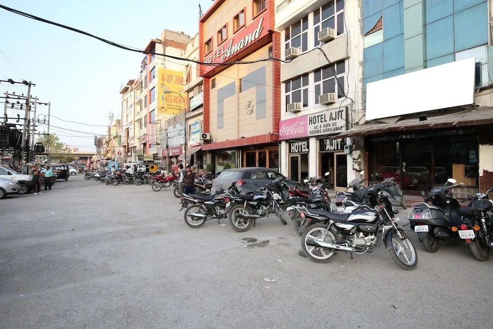 OYO 12354 Hotel Sangreela