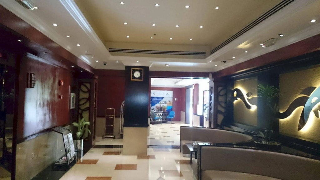 Lobby & Reception
