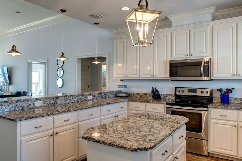 High Tide - Pet Friendly! Expansive Floor Plan And Stunning Views! Large Gulf Front Deck! 6 Bedroom Home by RedAwning