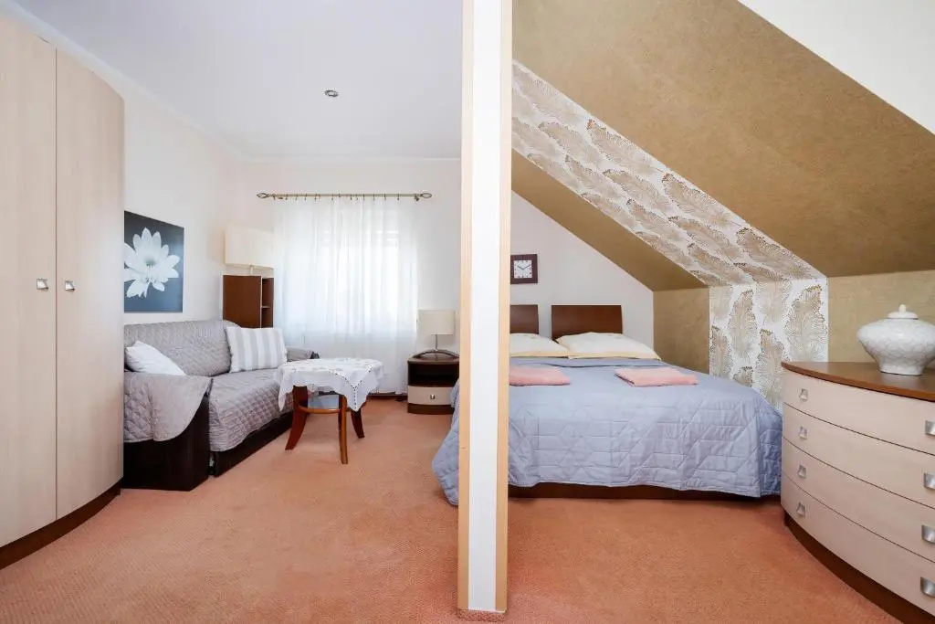 Standard Triple room with sea view