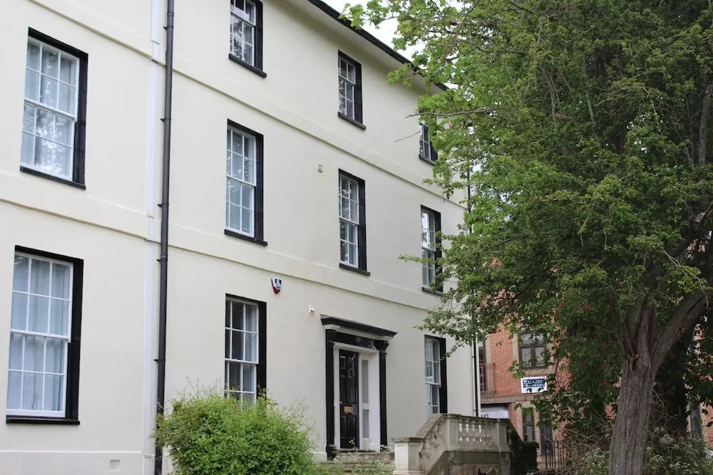 Francis Druett House By Flying Butler