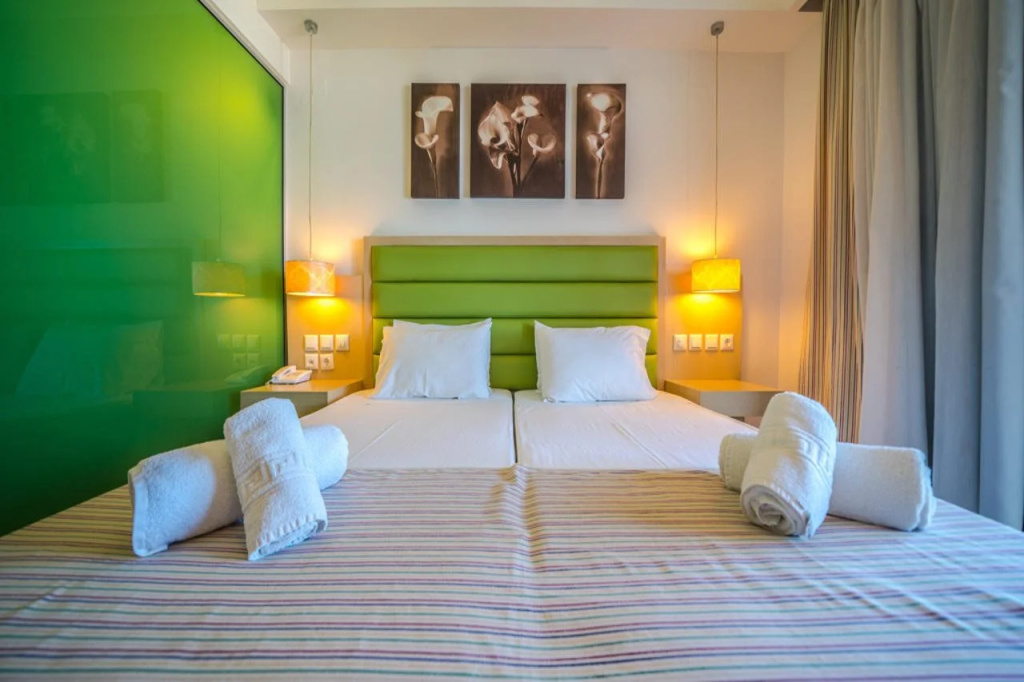 Forest Park Hotel — 3