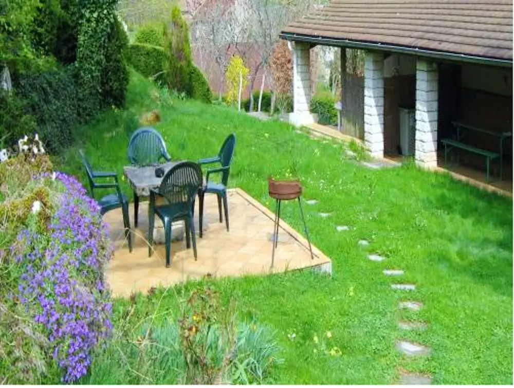 House With 2 Bedrooms in Saint-laurent-la-roche, With Enclosed Garden