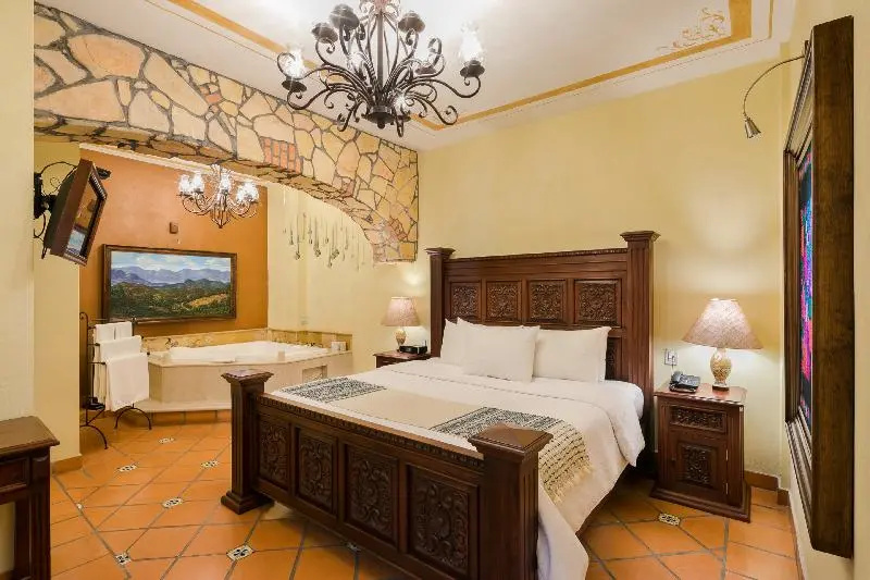 Double Junior Suite (full double bed)