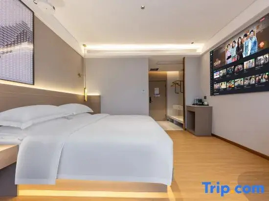 Standard Double room with city view (full double bed)