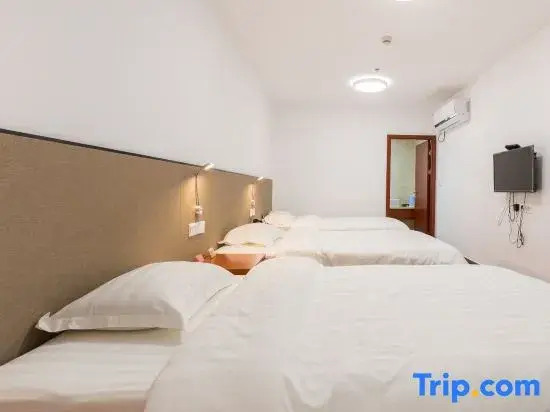 Трёхместный номер Deluxe в Holiday Inn Shanghai Dianhu (Zhujiajiao Scenic Area Ancient Town)