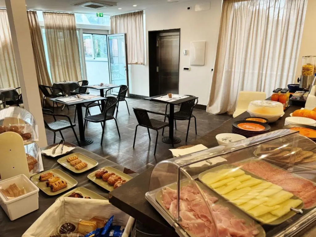 Hotel photo 12
