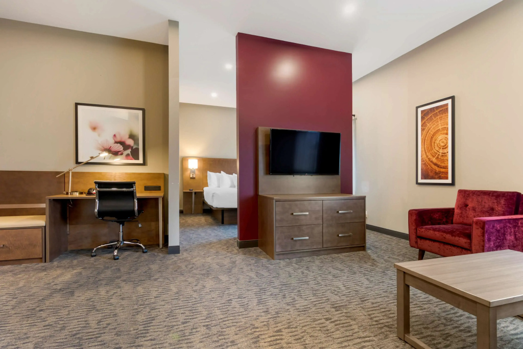 Double Suite (full double bed)