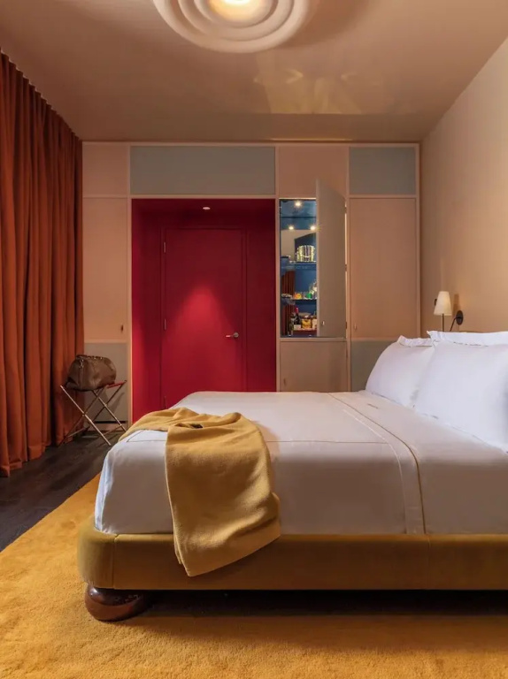 Double room (full double bed)