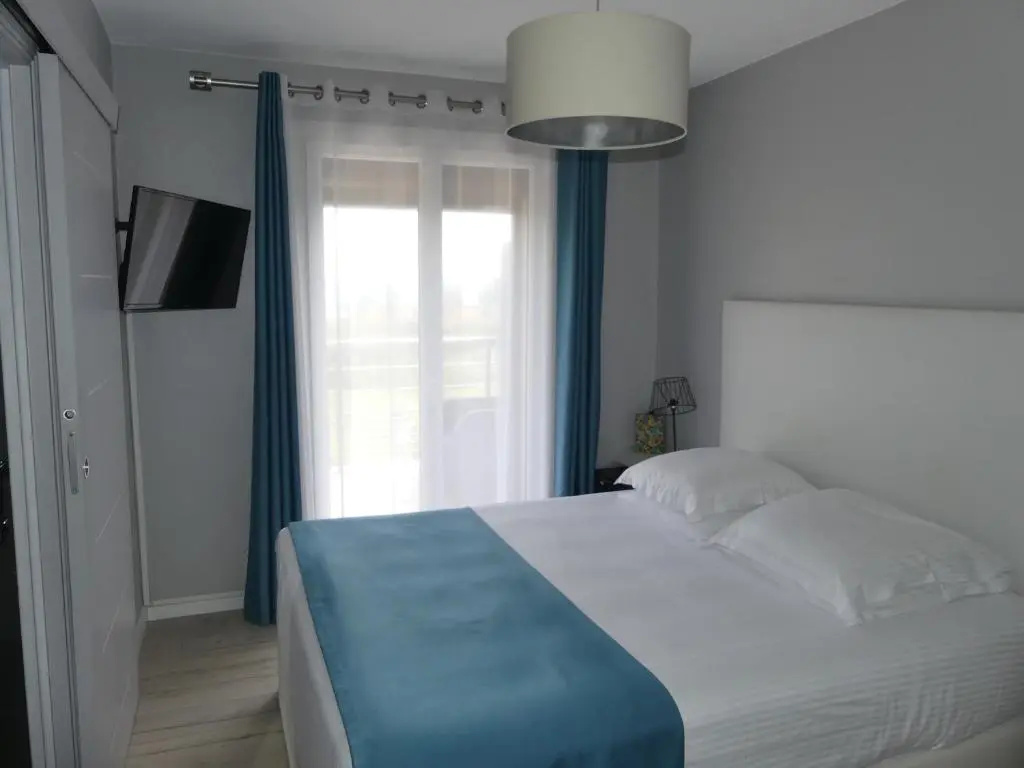 Standard Double room with sea view (full double bed)