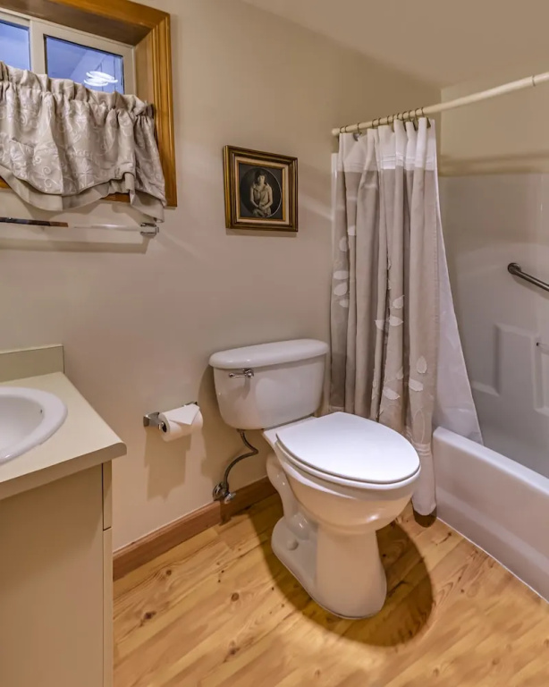 2 Bedrooms Quadruple Cottage