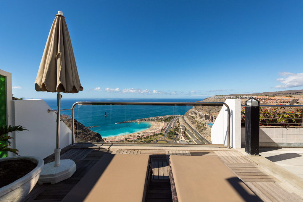 Beach & Waterfront