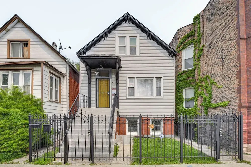 Dog-friendly Apt w/ Yard: 10 Mi to Downtown