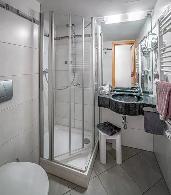 Comfort room