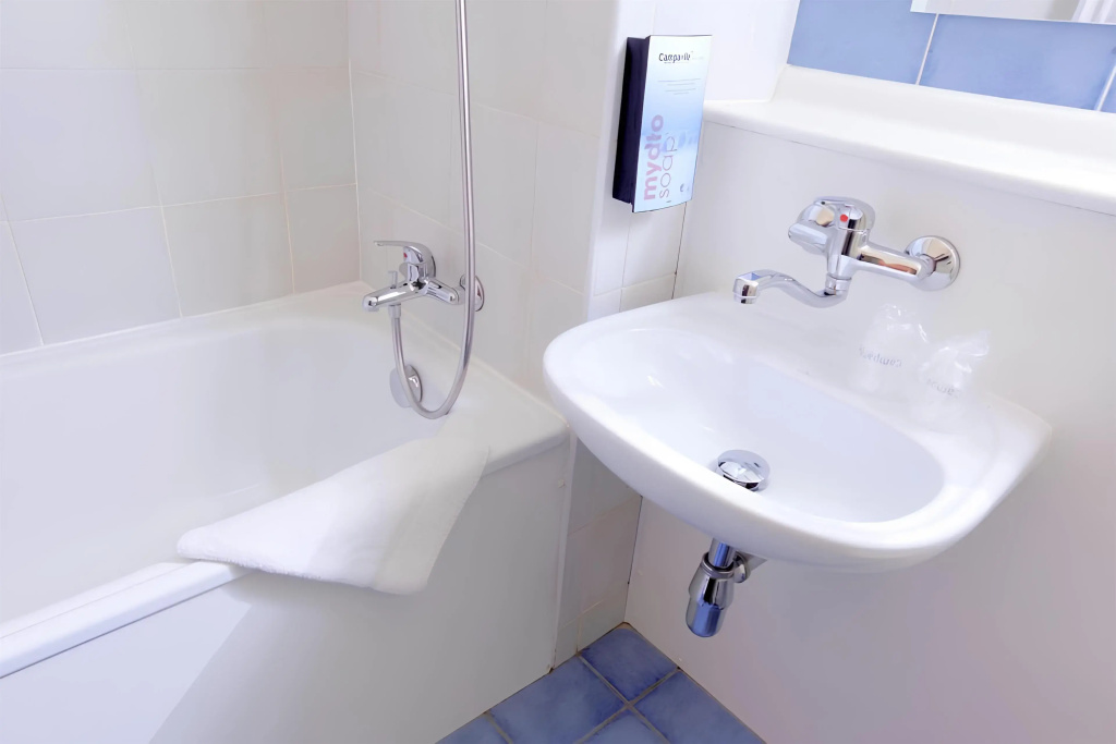 Standard Double room (full double bed)