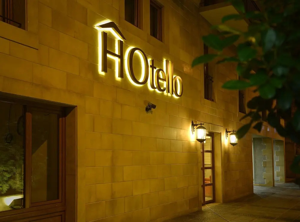 HOtello Guest Suites