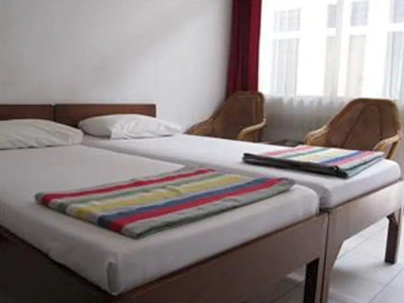Double Suite (full double bed)