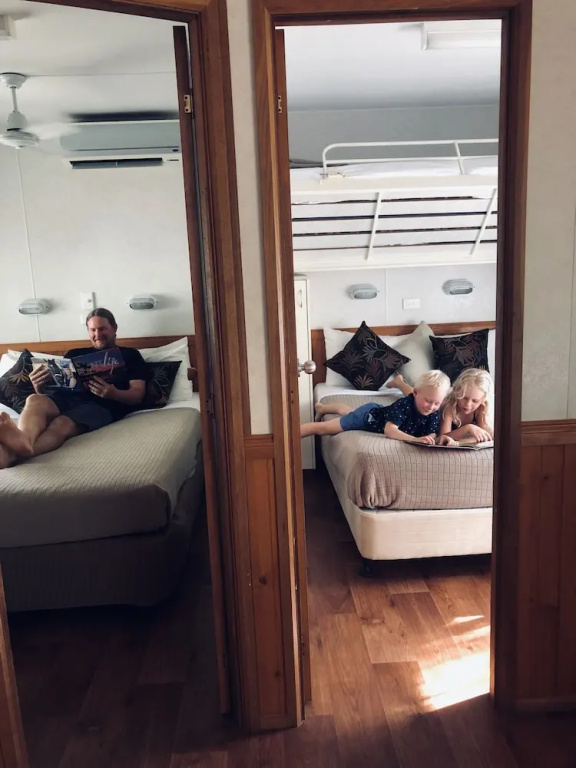 2 Bedrooms Chalet
