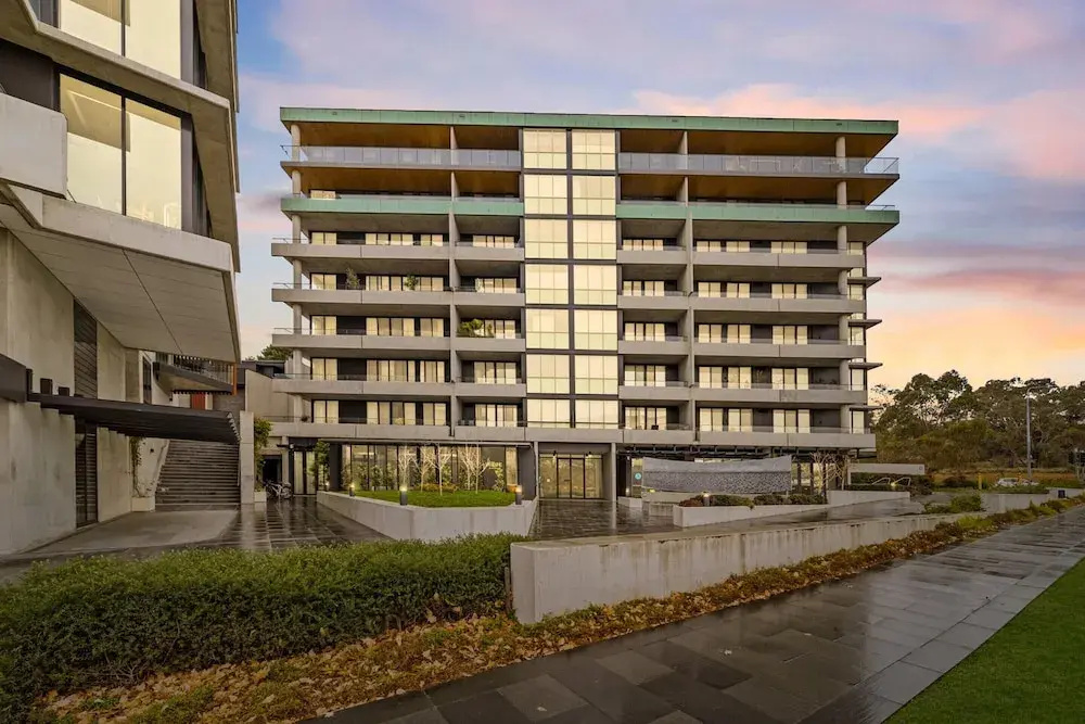 Inner-city 2-bed With Large Balcony, Garden & Gym
