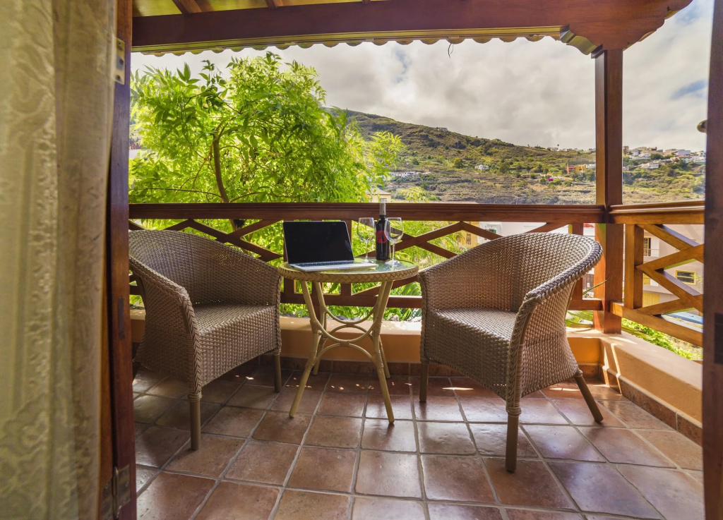 Balcony & Terrace