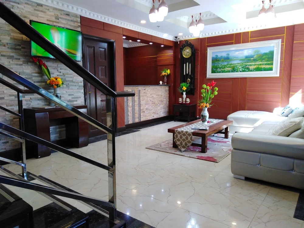 Lobby & Reception