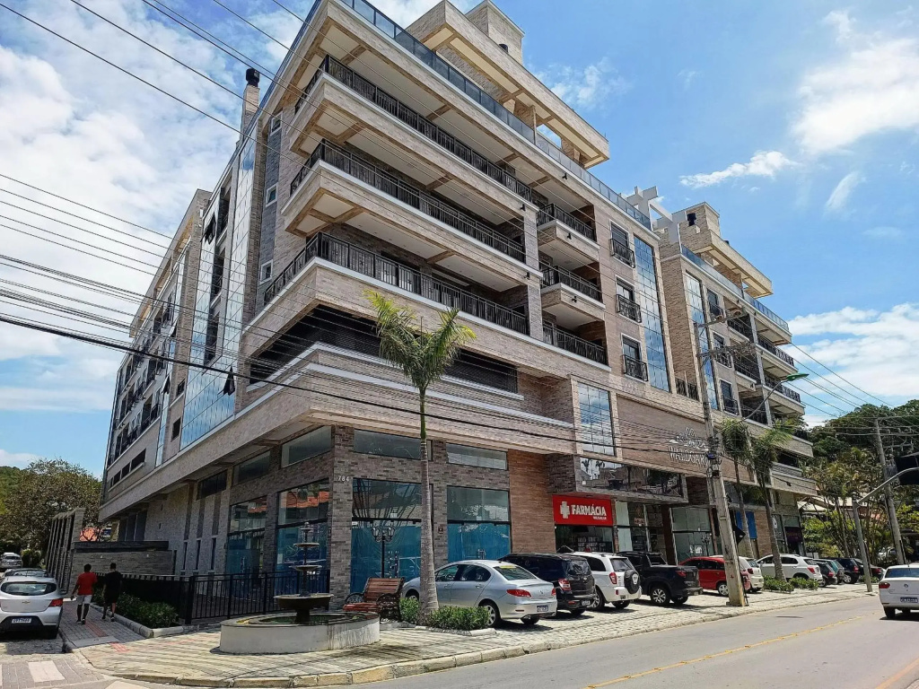 Cód 129 - Apartamento de 2 quartos para alugar em Bombinhas Ed Waldgarten com piscina