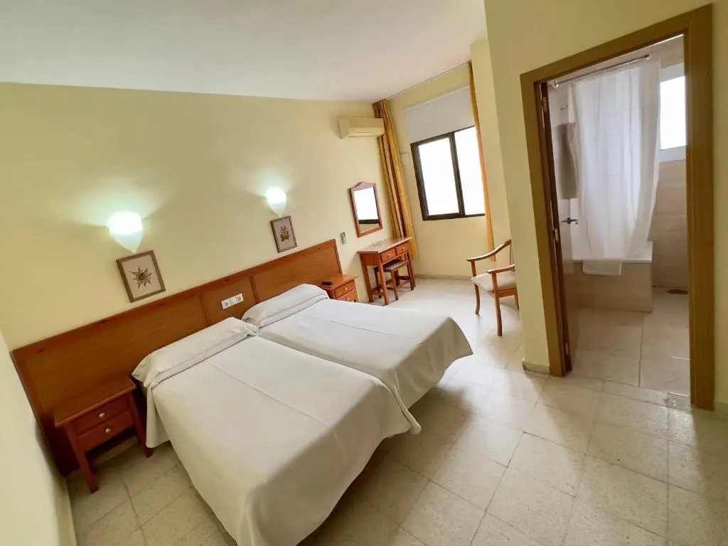 Standard Double room (full double bed)