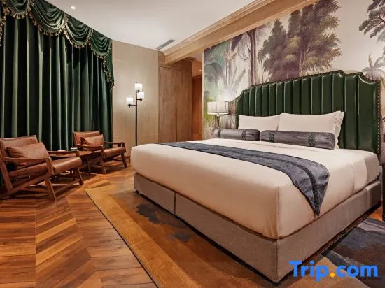 Standard Double room with river view (full double bed)