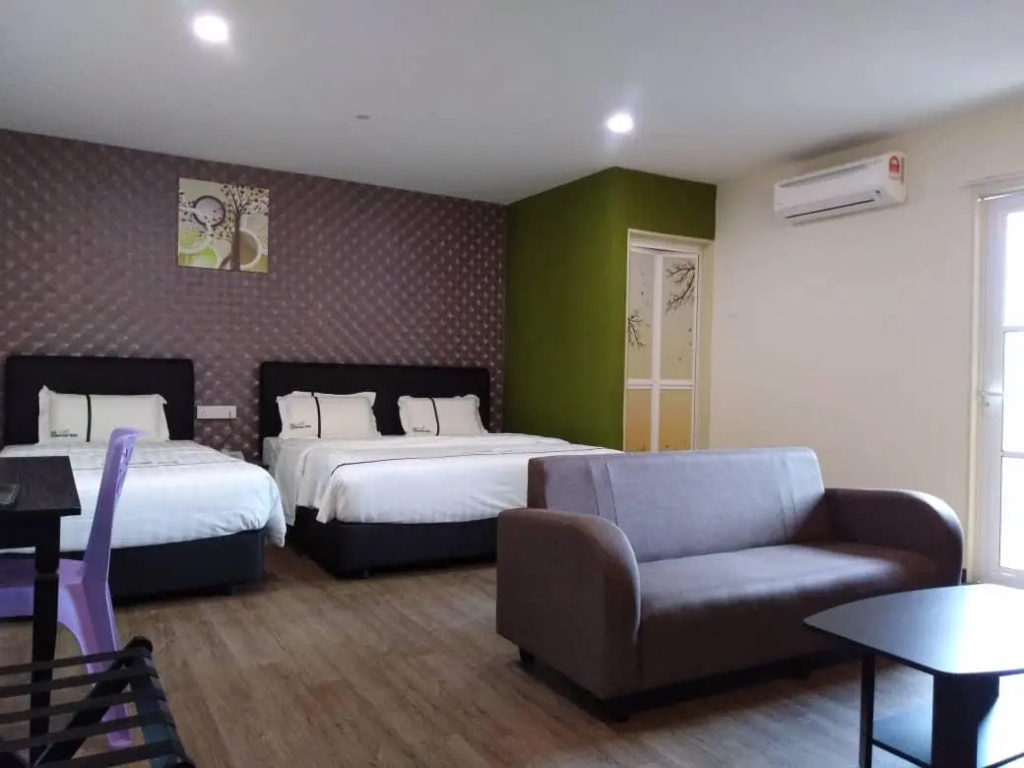 Standard Triple room