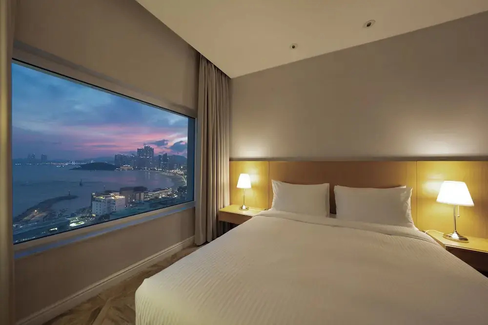 Deluxe Double room with view (full double bed)