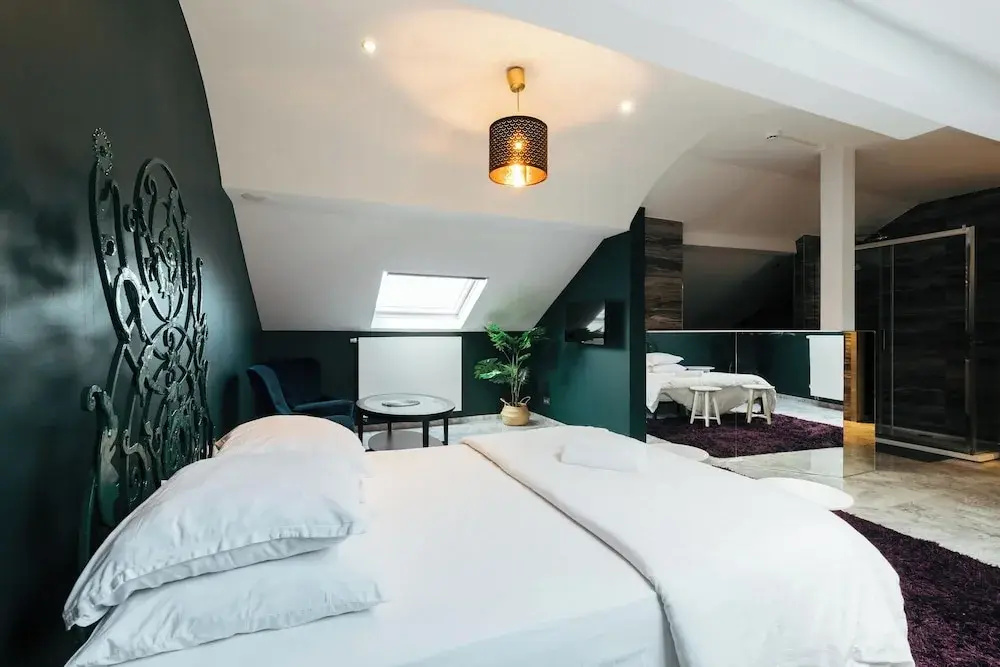 Luxury Suite