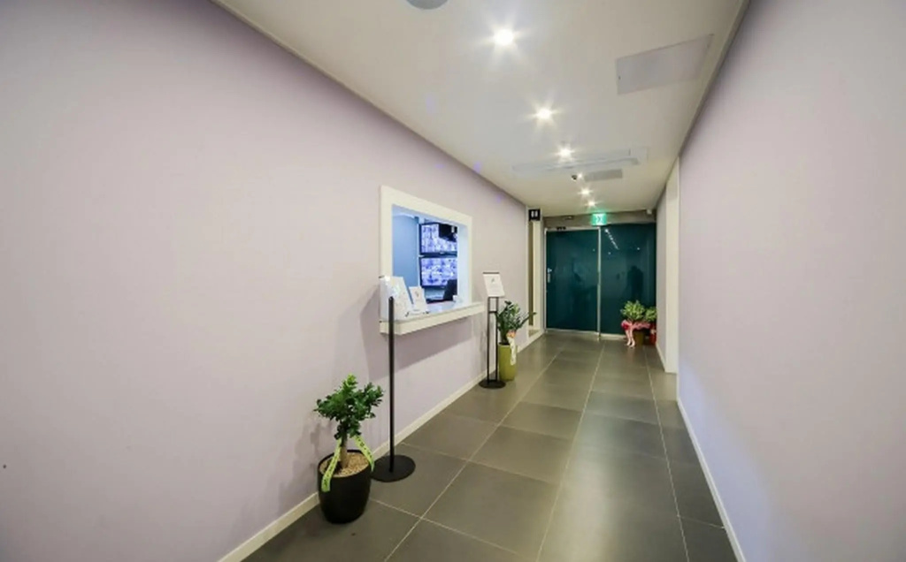 Lobby & Reception