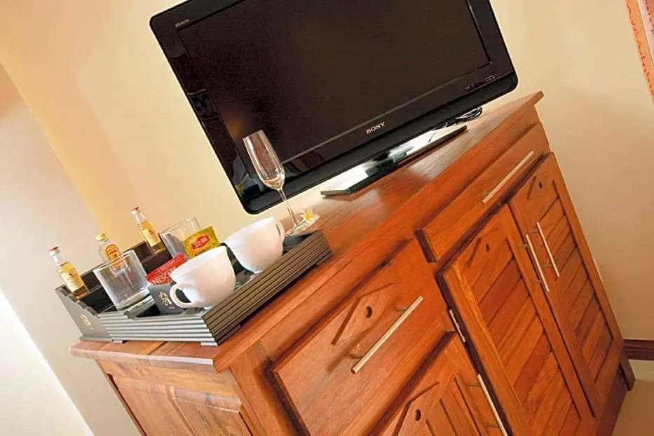 Deluxe Double room (full double bed)