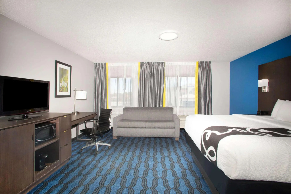 La Quinta Inn & Suites by Wyndham St. Louis Hazelwood/ North - Chambres