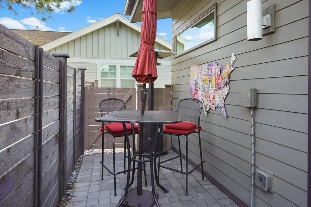 Buckler 30 Days Minimum 3 Bedroom Home by RedAwning