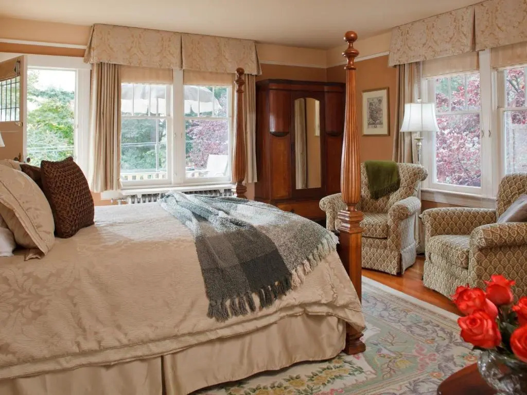 Superior Double room (full double bed)