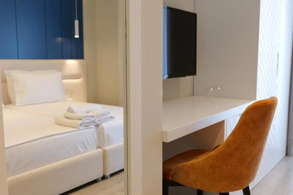 Standard Triple room with balcony