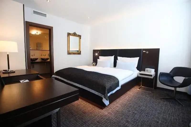Двухместный люкс двуспальная кровать в Schiller5 Hotel & Boardinghouse