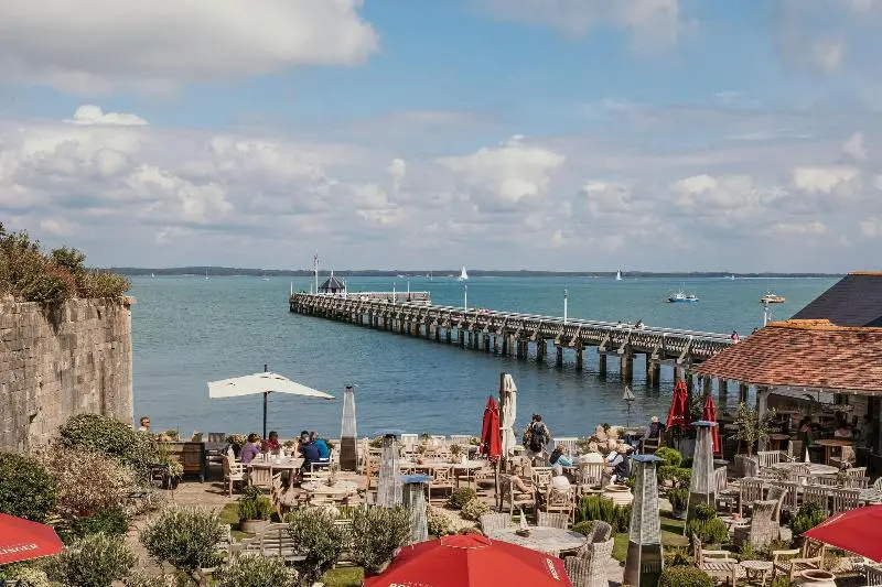 Beach & Waterfront
