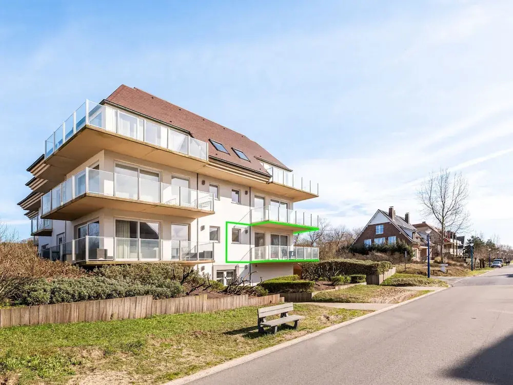 Modern 1st Floor Apartment in Oostduinkerke