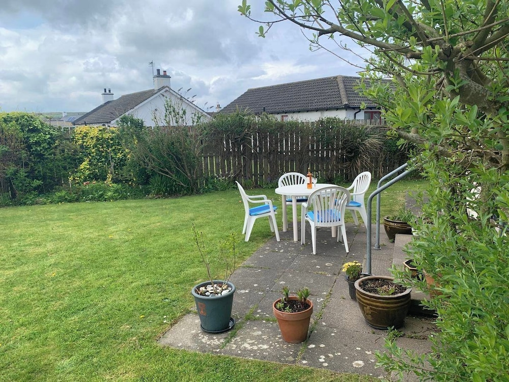 2-bed Cottage Sleeps 5 - Pets Ok - Free Parking