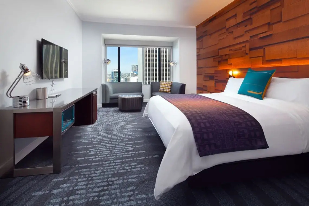 Deluxe Double room with partial view (full double bed)