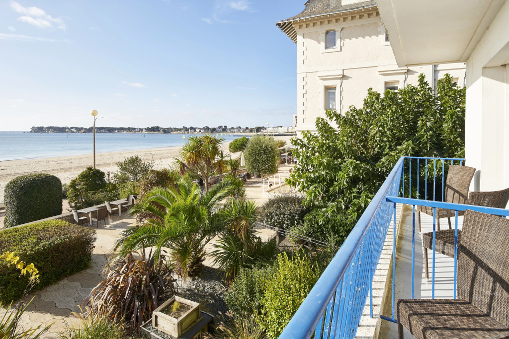 Beach & Waterfront