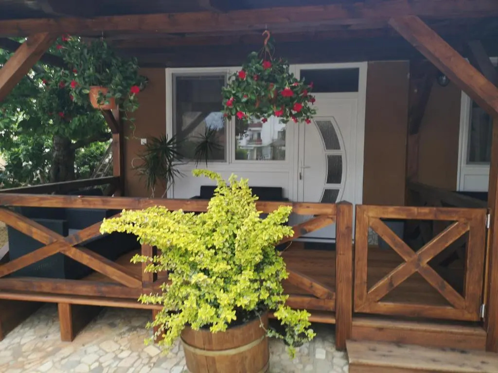 Napsugár Panzió és Kávézó - фото 5