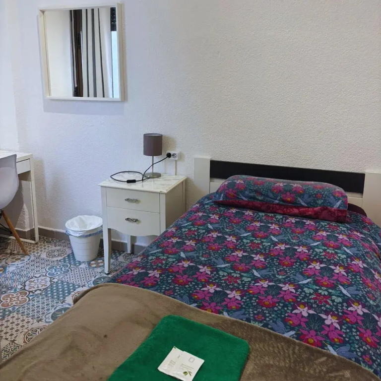 Economy room