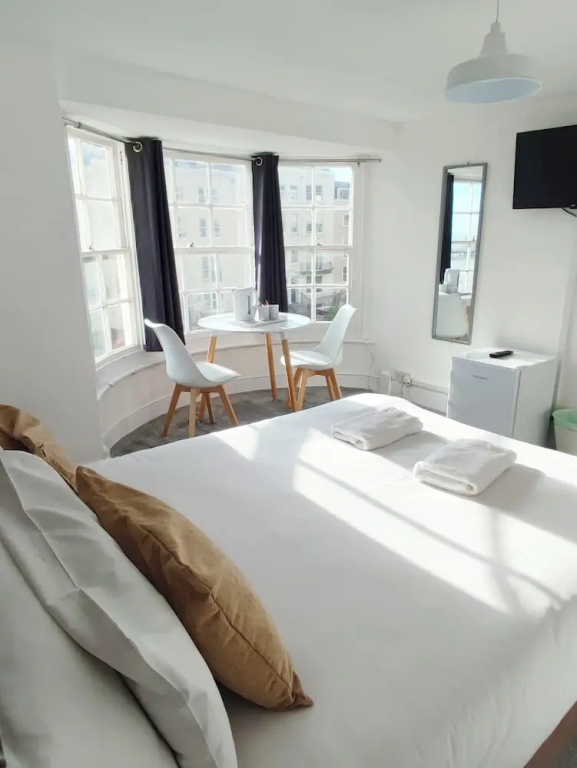 Standard Double room with sea view (full double bed)